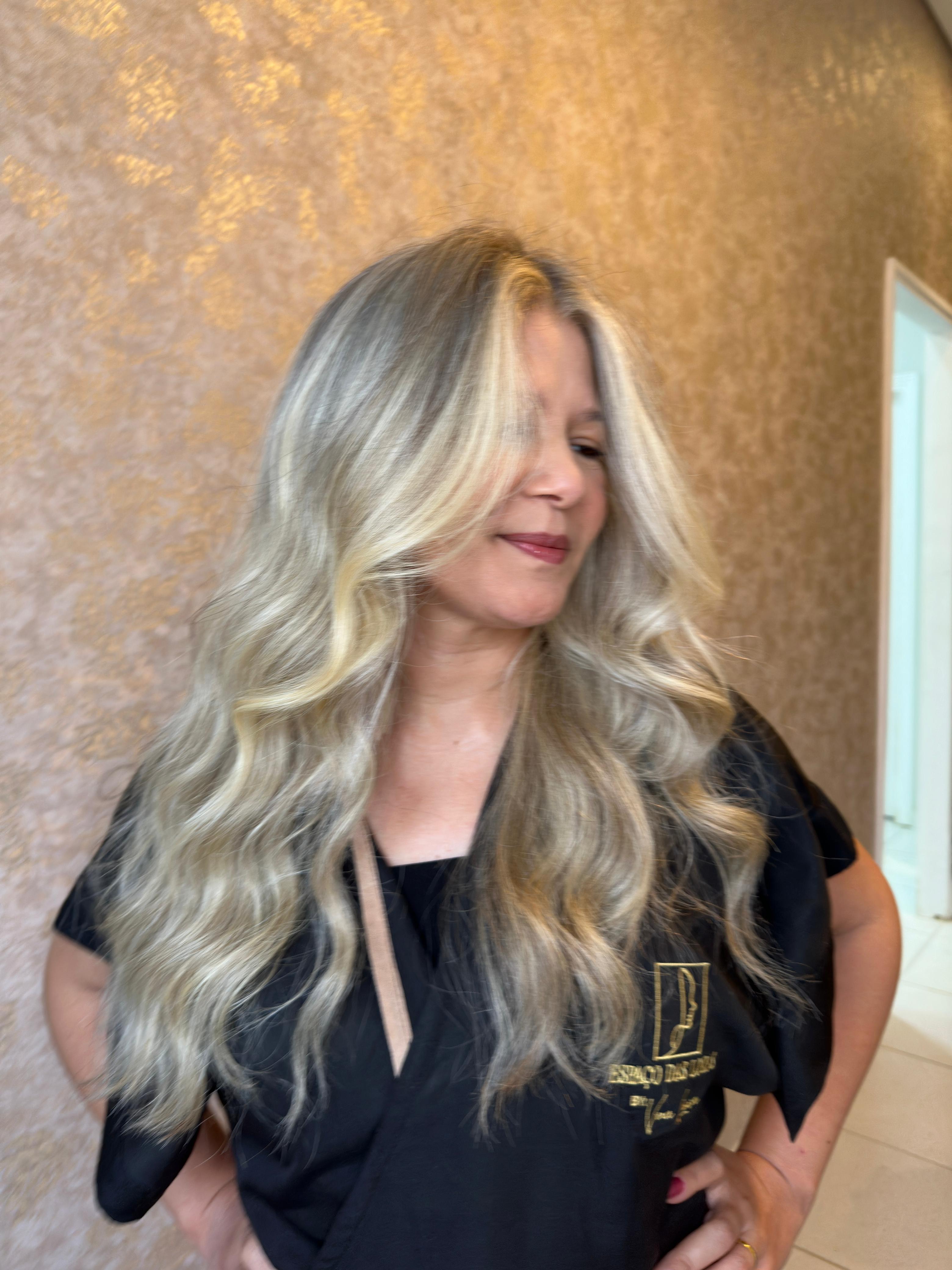 Resultado de mechas loiras com movimento