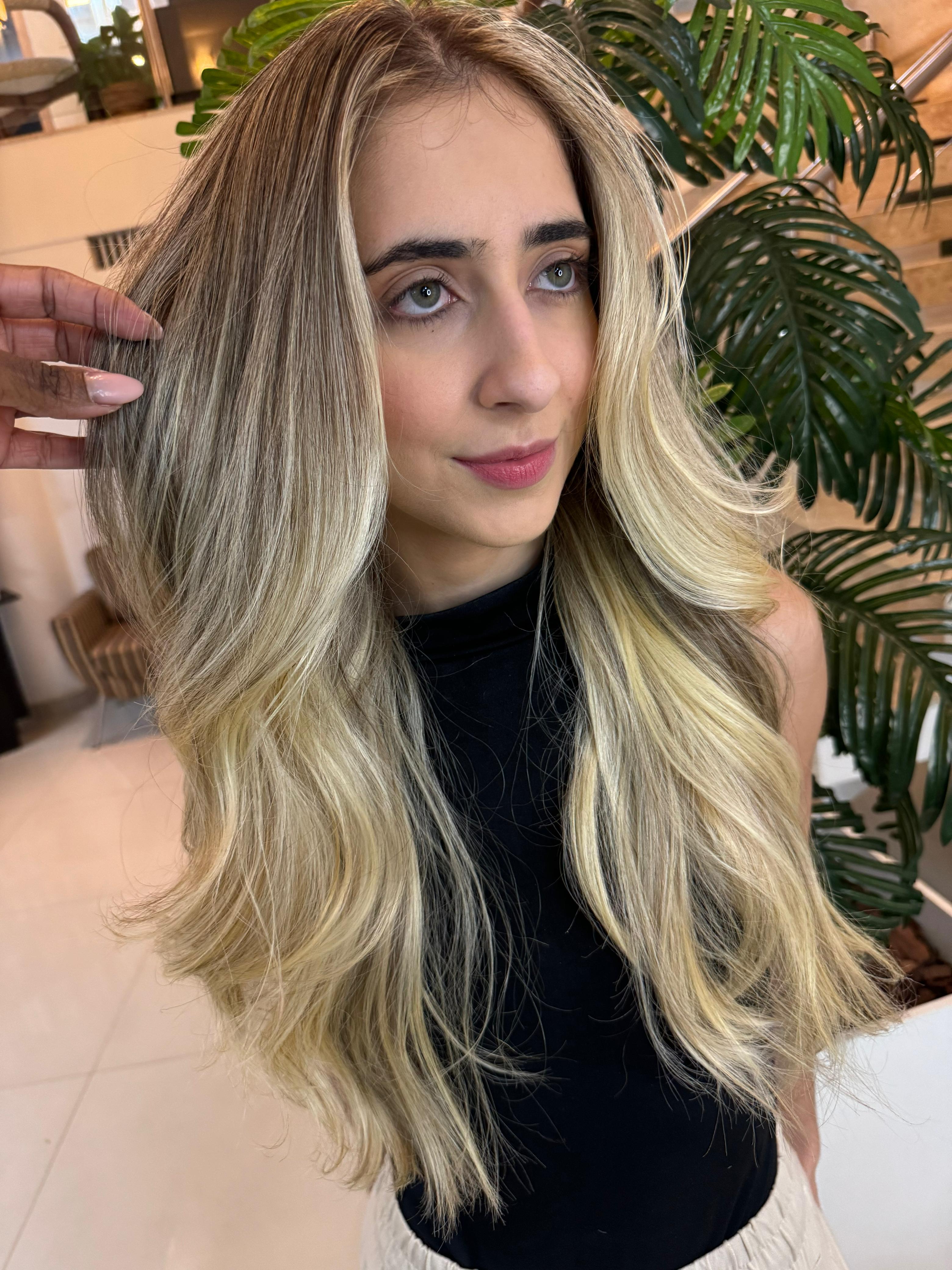 Resultado de mechas loiras em vista frontal